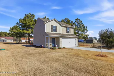 2142 Carriage Dr, Kinston, NC 28504
