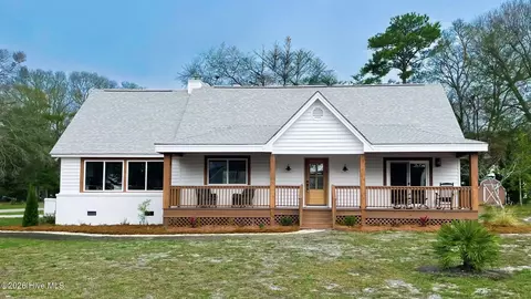 501 Shoreline Dr E, Sunset Beach, NC 28468