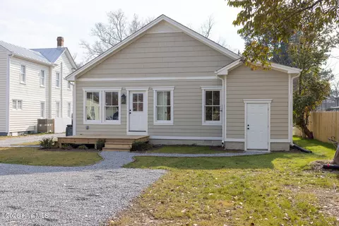 Exterior - 143 E Gale St, Edenton, NC 27932 photo 5 of 8