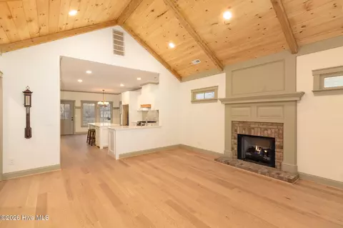 Living - 143 E Gale St, Edenton, NC 27932 photo 1 of 2