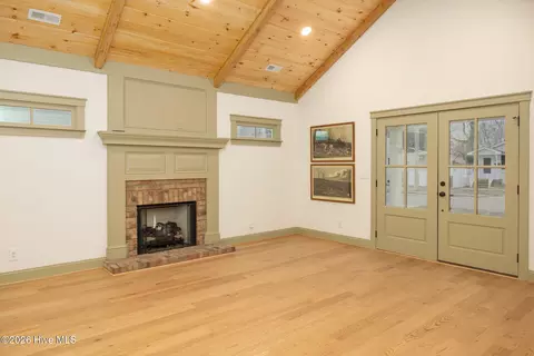 Living - 143 E Gale St, Edenton, NC 27932 photo 2 of 2