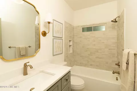 Bath - 143 E Gale St, Edenton, NC 27932 photo 1 of 3