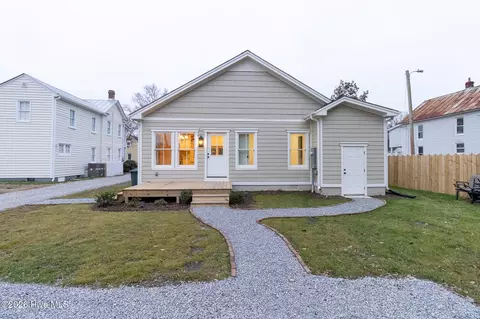 Exterior - 143 E Gale St, Edenton, NC 27932 photo 4 of 8