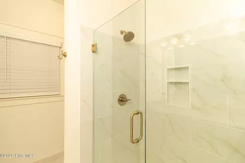 Bath - 143 E Gale St, Edenton, NC 27932 photo 3 of 3