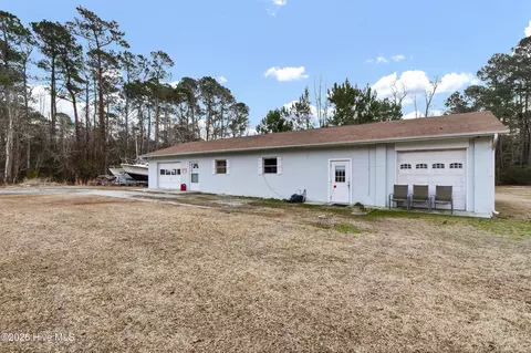 Exterior - 1830 Nc Highway 210 E, Hampstead, NC 28443 photo 2 of 4