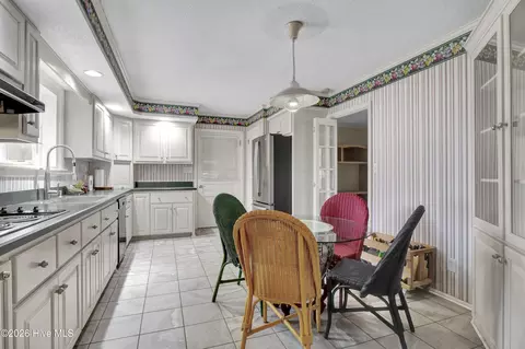 Kitchen - 1830 Nc Highway 210 E, Hampstead, NC 28443 photo 1 of 4