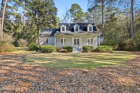 111 Magnolia Dr, Wilmington, NC 28409