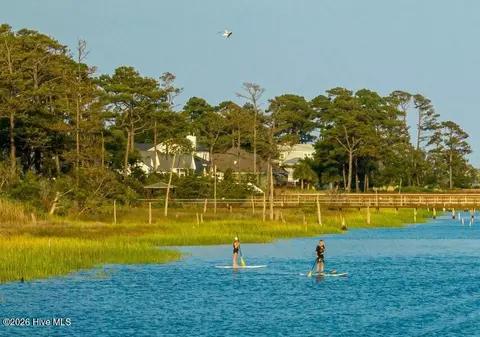 View/Area - 3809 Berkeley Ct, Southport, NC 28461 photo 4 of 8