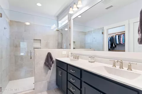 Bath - 3809 Berkeley Ct, Southport, NC 28461 photo 2 of 3