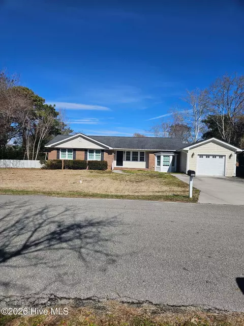 804 Fayetteville Ave, Carolina Beach, NC 28428
