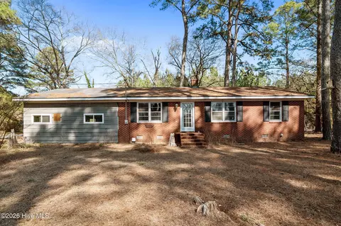 304 Summit St, La Grange, NC 28551