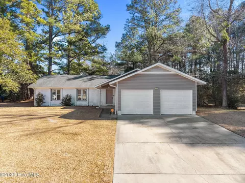 209 Warren Ct, Jacksonville, NC 28546