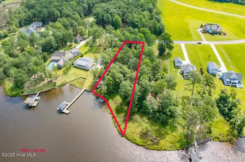 376 Southern Plantation Dr S, Oriental, NC 28571