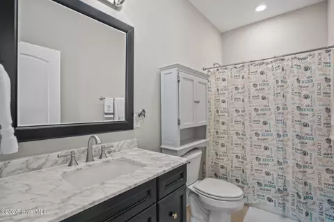 Bath - 703 Brown Pelican Ln, Hampstead, NC 28443 photo 6 of 6
