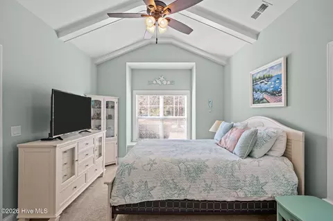 Bedroom - 703 Brown Pelican Ln, Hampstead, NC 28443 photo 6 of 10