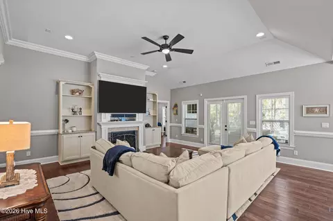 Living - 703 Brown Pelican Ln, Hampstead, NC 28443 photo 2 of 2