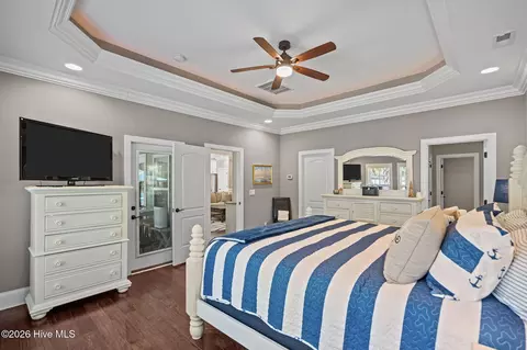 Bedroom - 703 Brown Pelican Ln, Hampstead, NC 28443 photo 3 of 10