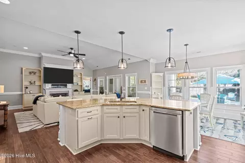 Kitchen - 703 Brown Pelican Ln, Hampstead, NC 28443 photo 4 of 6