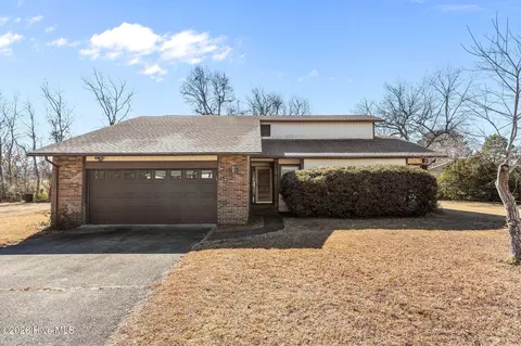 3607 Mandy Ln, Morehead City, NC 28557