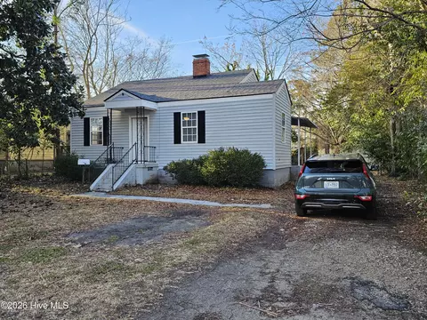 516 National Court Dr, New Bern, NC 28560