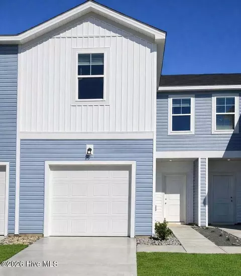 578 Sandy Hollow Dr, Jacksonville, NC 28540