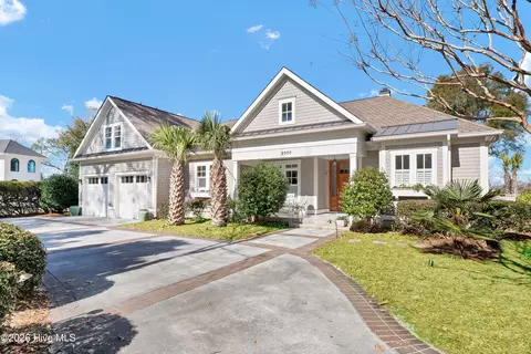 2004 Bay Gull Ct, Wilmington, NC 28405