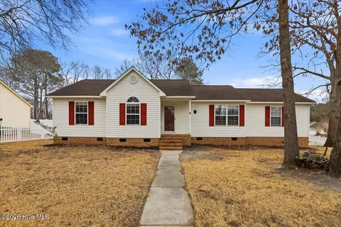 2806 Cornell Ct, La Grange, NC 28551