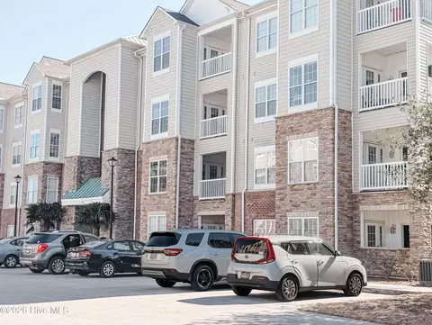 300 322 Gateway Condos Dr #322, Surf City, NC 28445