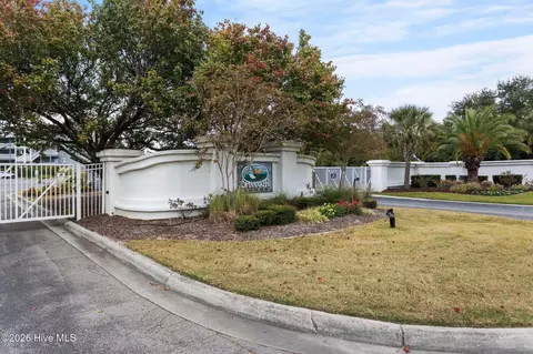 400 Virginia Ave UNIT 204B, Carolina Beach, NC 28428