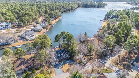 90 Lake Shore Dr, Pinehurst, NC 28374