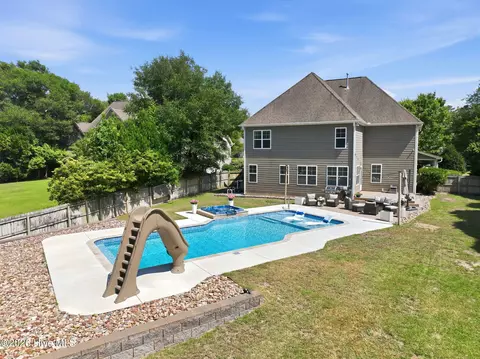 128 Little Bay Dr, Cedar Point, NC 28584
