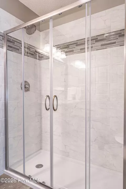 Bath - 140 Barton Hills Ct, Pinehurst, NC 28374 photo 4 of 11