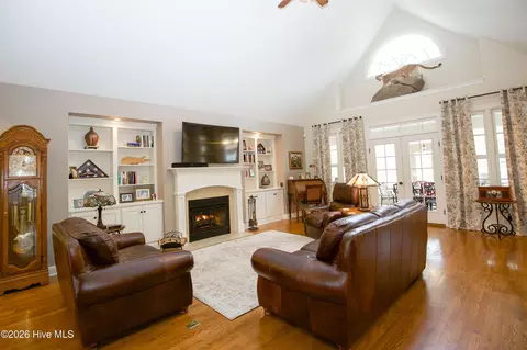 Living - 236 National Dr, Pinehurst, NC 28374 photo 2 of 5