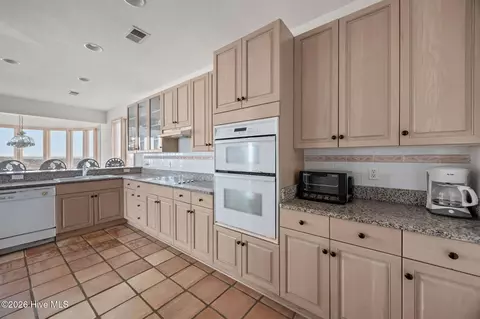 Kitchen - 2223 Sandfiddler Rd, Corolla, NC 27927 photo 1 of 2