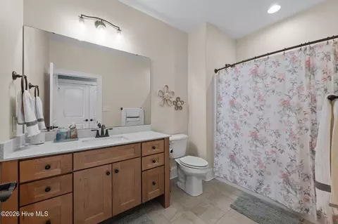 Bath - 3012 Watercrest Loop, New Bern, NC 28562 photo 2 of 5
