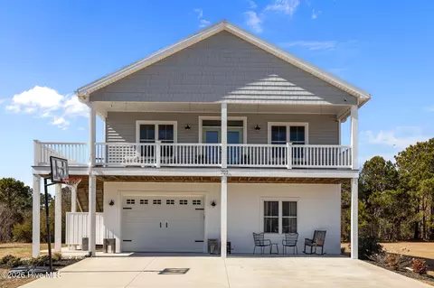 203 Backfin Ct, Newport, NC 28570