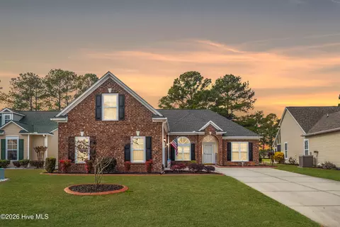 643 Meadowbrook Ln NW, Calabash, NC 28467
