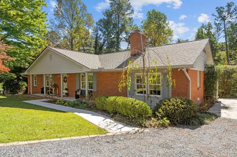 304 Selkirk Trl, Southern Pines, NC 28387