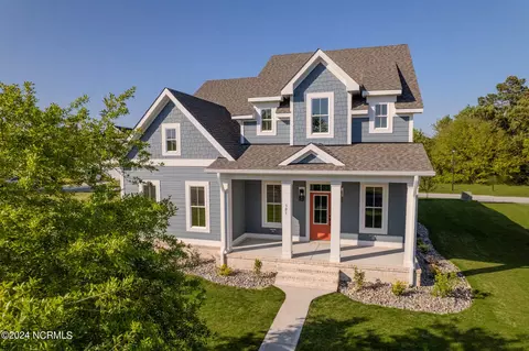 303 Cannonsgate Dr, Newport, NC 28570