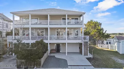 411 N Channel Dr #B, Wrightsville Beach, NC 28480