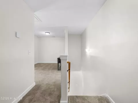 Entry Way - 308 Winstead Loop Rd, Richlands, NC 28574 photo 4 of 6
