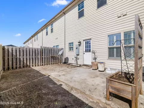 Exterior - 308 Winstead Loop Rd, Richlands, NC 28574 photo 8 of 9