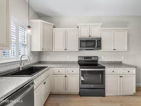 Kitchen - 308 Winstead Loop Rd, Richlands, NC 28574 photo 3 of 4