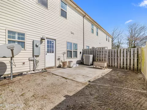 Exterior - 308 Winstead Loop Rd, Richlands, NC 28574 photo 9 of 9