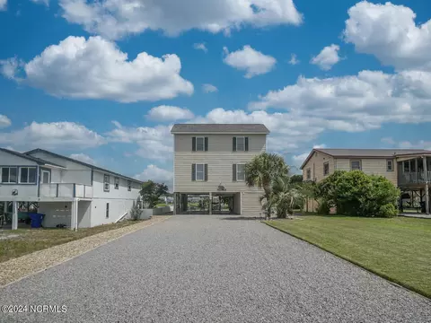 2518 W Pelican Dr, Oak Island, NC 28465