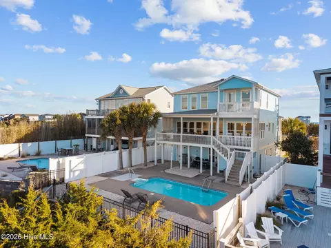 6634 Kings Lynn Dr, Oak Island, NC 28465