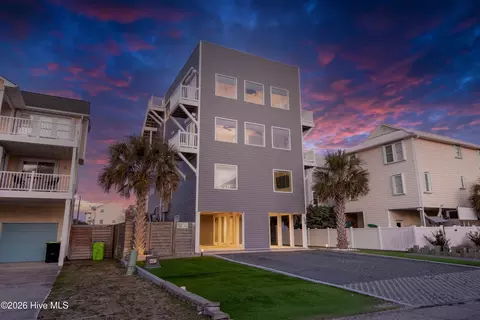 106 Charlotte Ave, Surf City, NC 28445