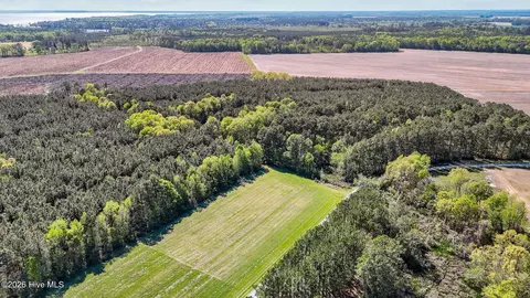 46 N Creek Dr, Belhaven, NC 27810