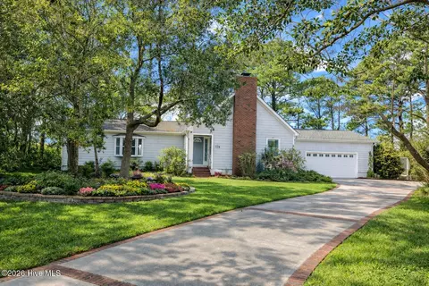 115 Apollo Dr, Cape Carteret, NC 28584