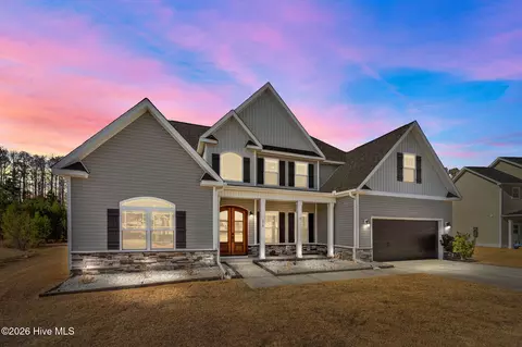 230 Southern Dunes Dr, Maple Hill, NC 28454